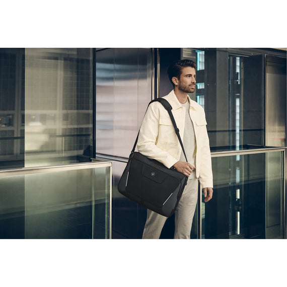 XE, XE Brief 17 inch Laptop Briefcase, Black