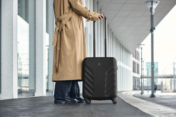 Motion Carry-On Hardside Luggage ABS Chic Black